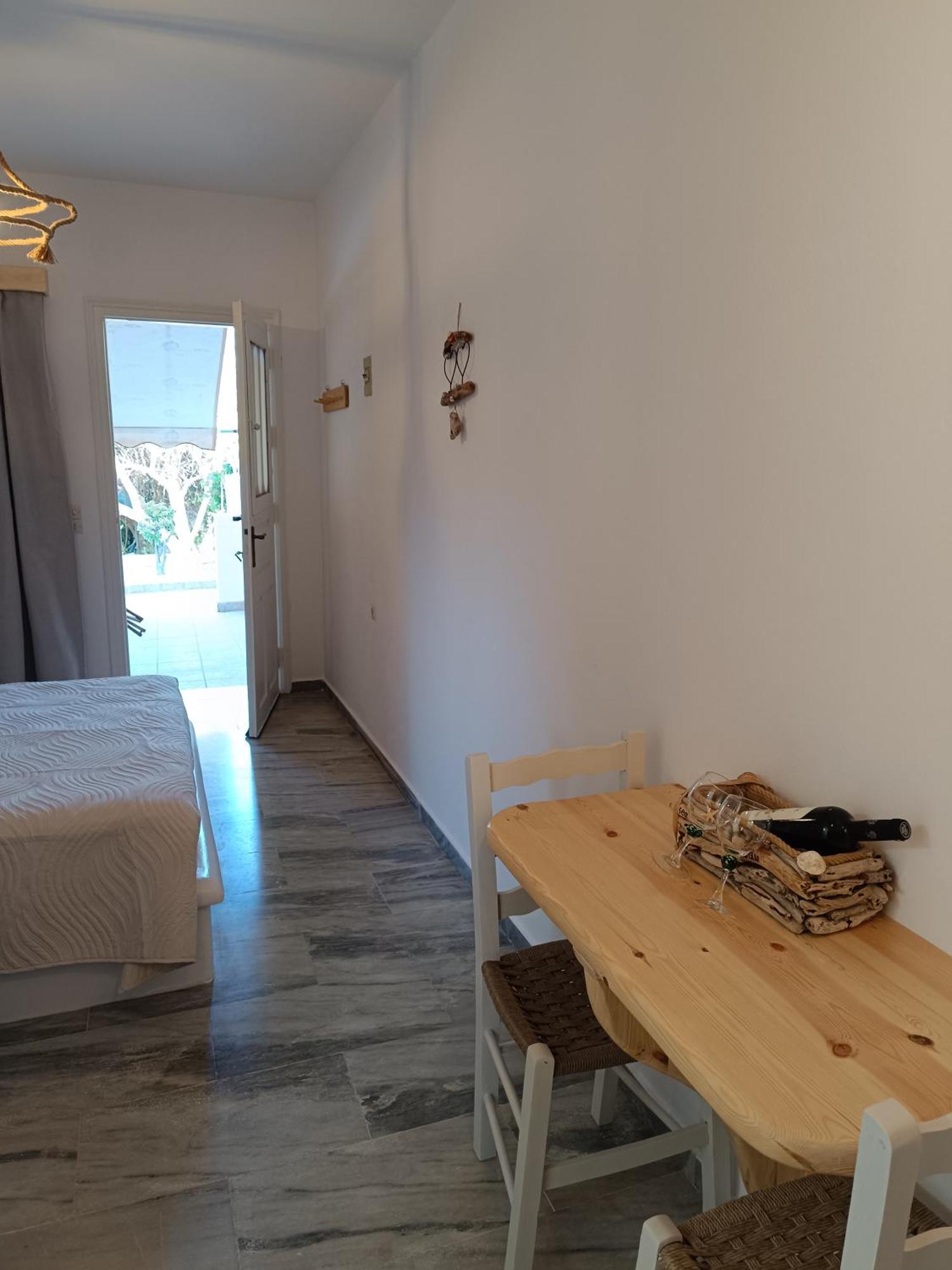 Athina Studio Apartments ケルベリ エクステリア 写真