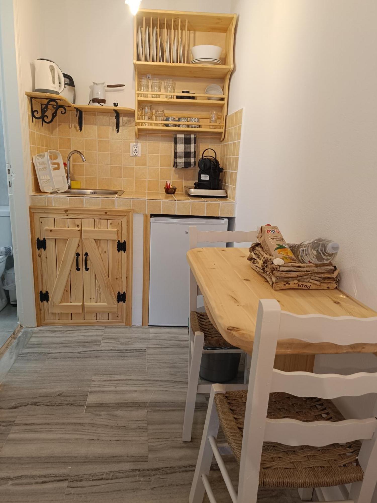 Athina Studio Apartments ケルベリ エクステリア 写真
